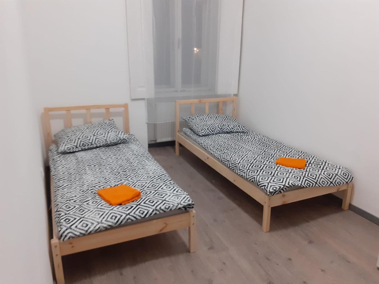 Fantomas*** City Center Apartments No2 3Bedroom + Living Room Szombathely Exterior foto